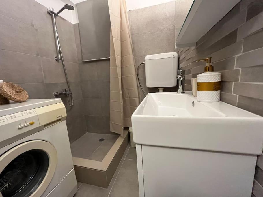 Appartement Artemis In Vibrant Koukaki,athens *